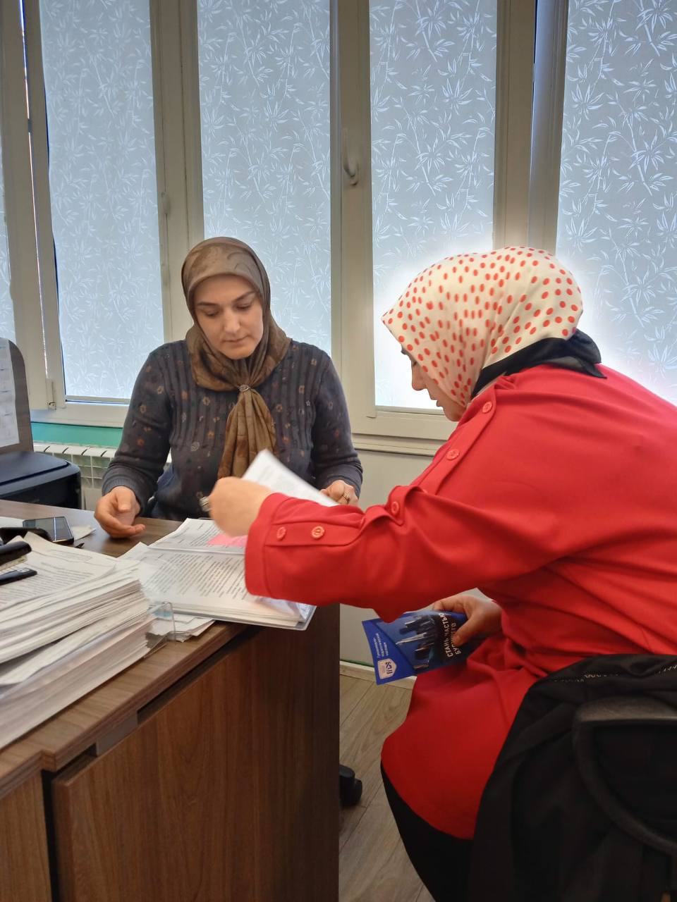 Руководитель отдела практической подготовки ГПК Заграт Нажмудинова   в рабочей командировке встретилась с главами ряда муниципальных образований РД и...
